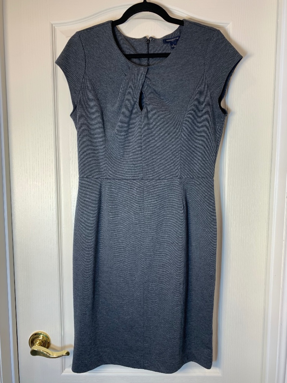 Banana Republic Gray Pleated Neck Sheath Dress Size 8 Office Classic Feminine